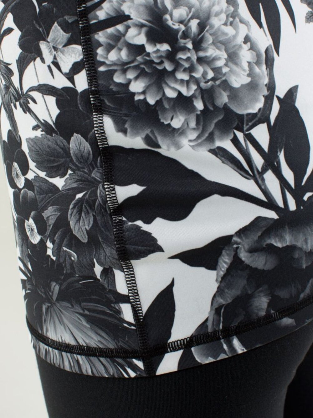 Lululemon Power Y Tank Luon Size 4 Brisk Bloom Black White / Black W1E56S - Picture 5 of 10